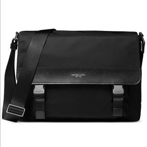 Michael Kors Messenger Bag